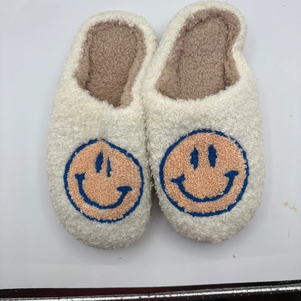 Smiley Face Fuzzy Slippers White Sherpa Boucle House Shoes‎ Retro Y2K Size 28-29